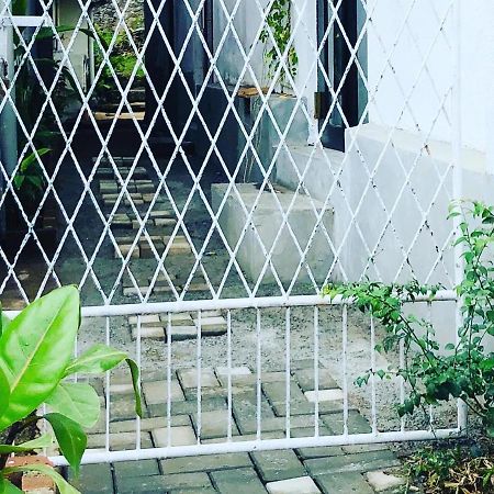 Haus 35 Bed and Breakfast Weligama Buitenkant foto