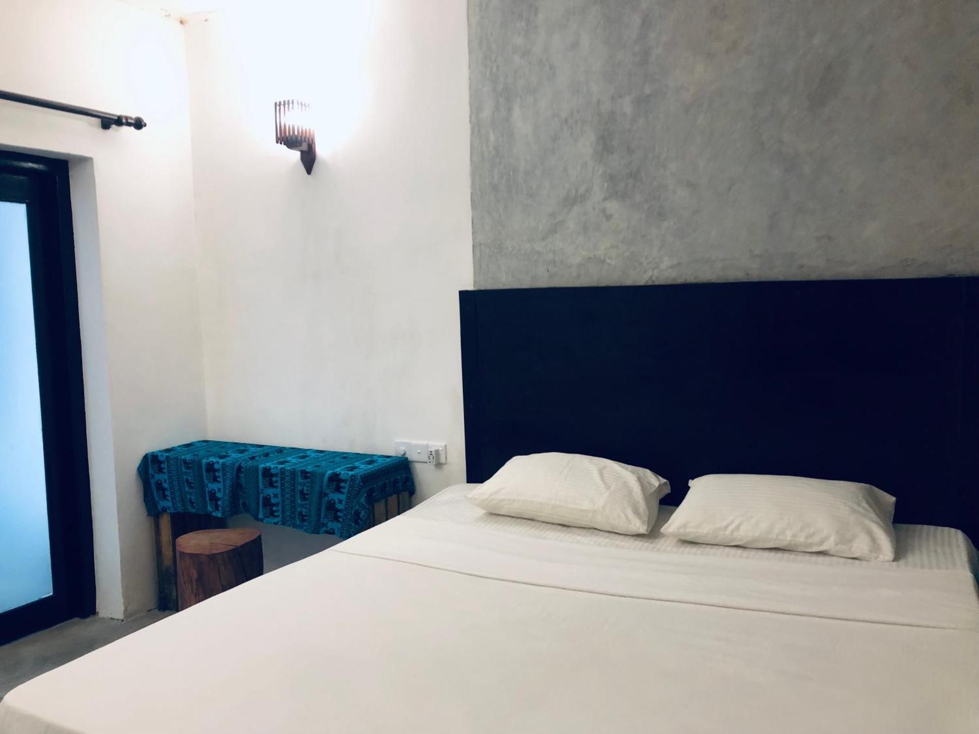 Haus 35 Bed and Breakfast Weligama Buitenkant foto